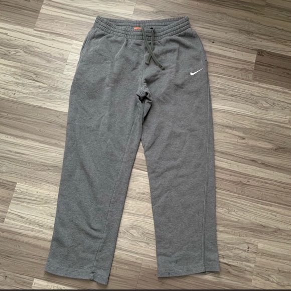 Nike light grey sweatpants - Picture 2 of 5